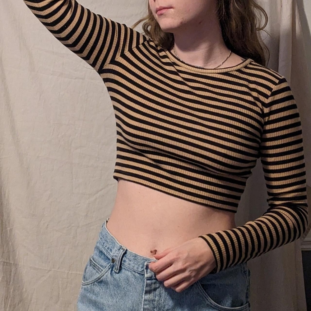 2/$25 Forever 21 Long Sleeve Striped Crop Top